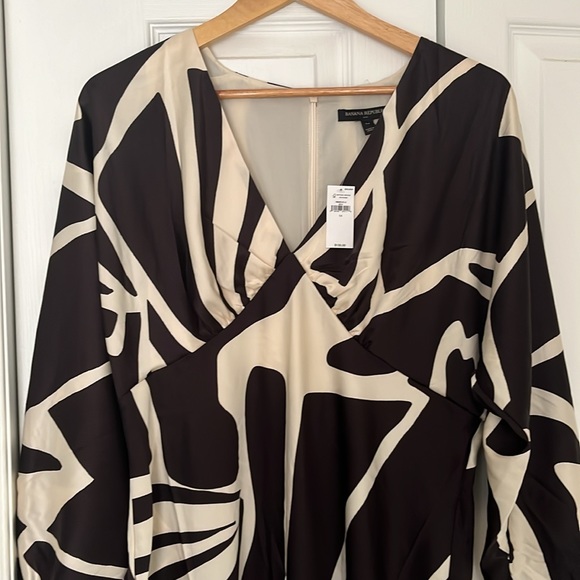 Banana Republic Blouson-Sleeve Satin-Shine Midi Dress in B&W Stonewash, Size 14 - Picture 6 of 6